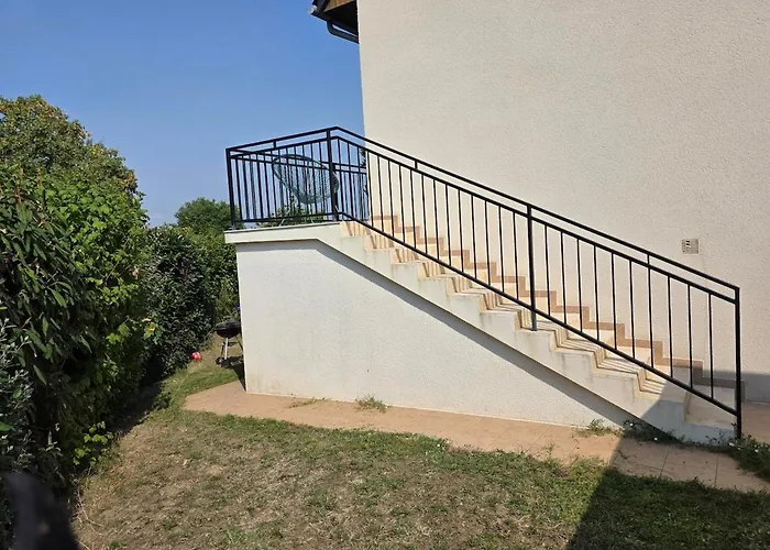 Villa Maison Type Avec Jacuzzi Proche Du Circuit Le Mans